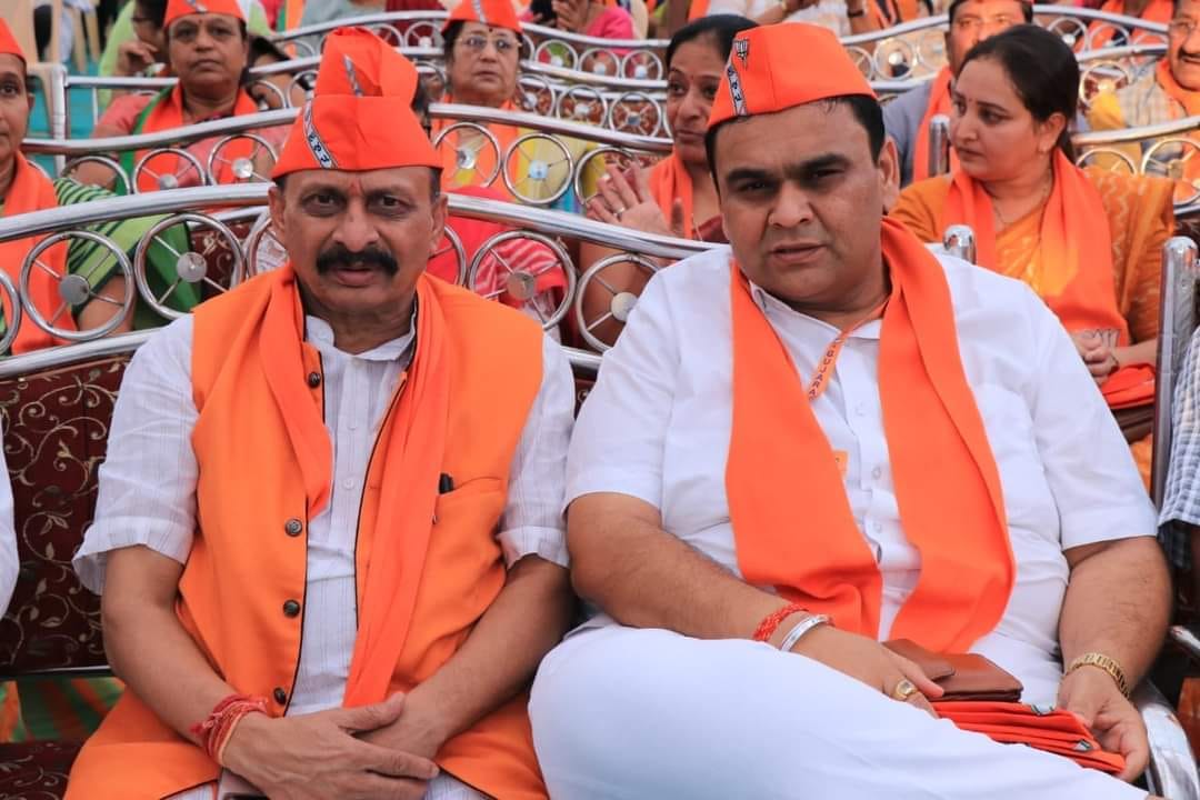 ૧૭૦-મહુવા વિધાનસભાના લોકપ્રિય ધારાસભ્ય શ્રી મોહનભાઈ ઢોડિયાજી અને તેમના પત્ની ઉર્મિલાબેનને ખૂબ ખૂબ શુભેચ્છાઓ પાઠવી.